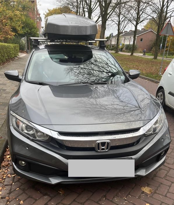 оригинална система за закрепване на багажник на покрива + багажна кутия Thule