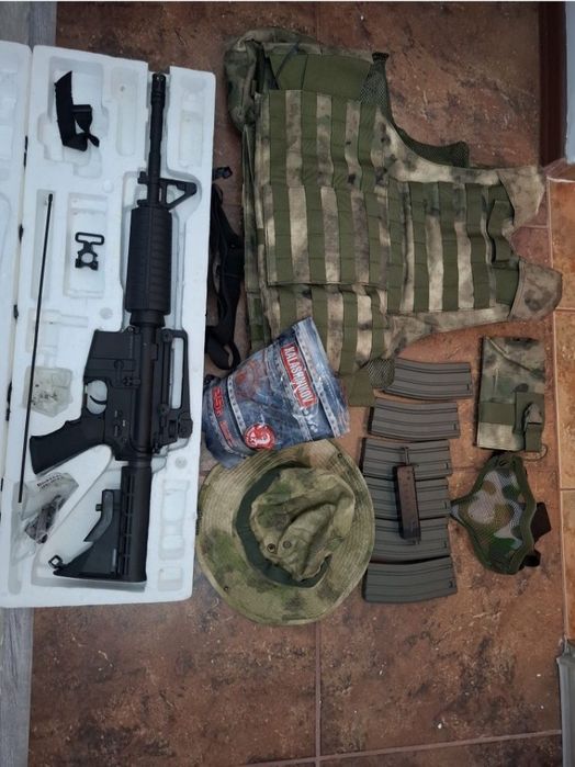 Pachet complet Airsoft (Replica Full Metal M4 + Echipament)