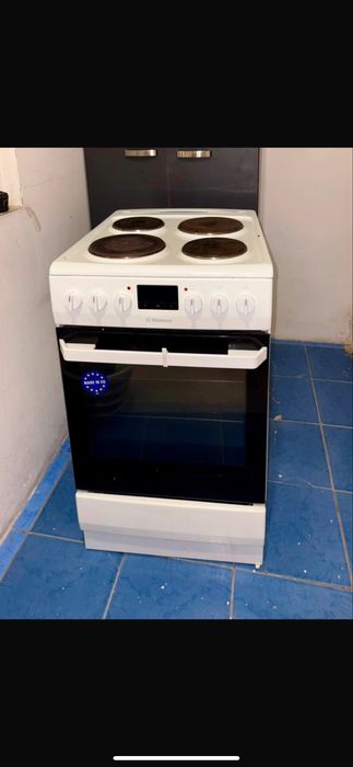 Продам плиту Hansa