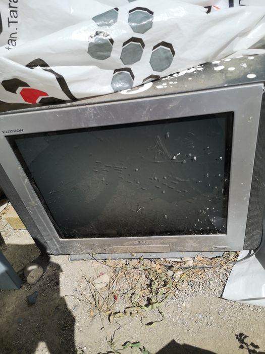 Телевизор LG в рабочем состоянии