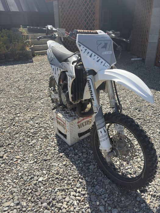 Vând Kawasaki kx 85