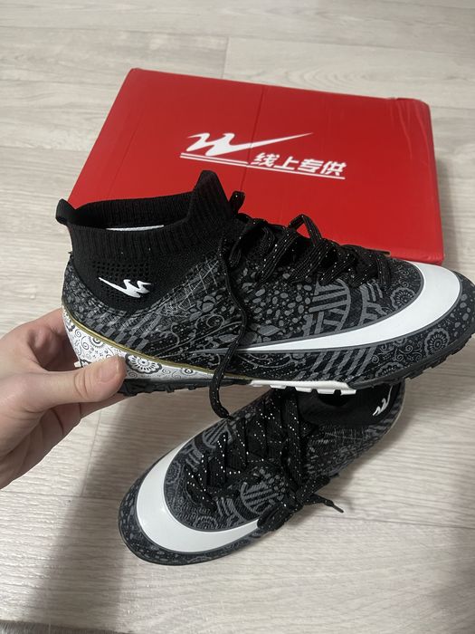 Кросовки для футбола