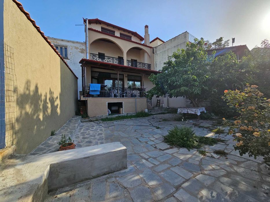 ПРОДАВА се самостоятелна къща 240кв.м в PANAGIA Кавала (код 8026)