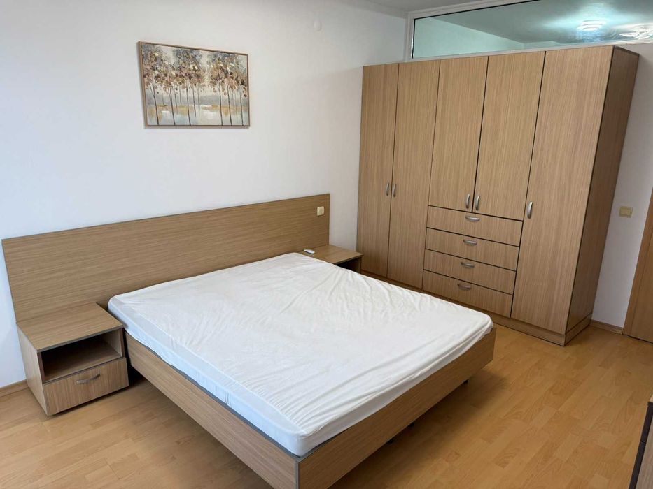 Уютен Тристаен Апартамент