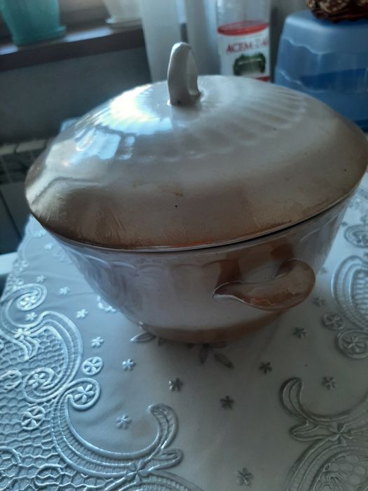 Продаю супницу (советская)