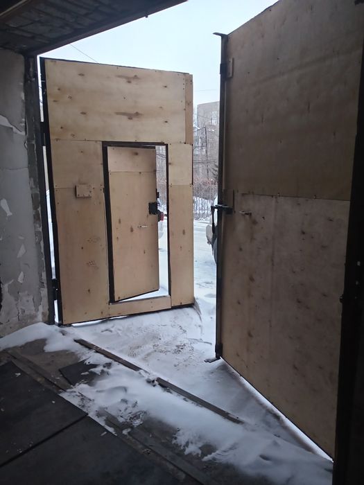 Сдам в аренду бокс с подъемником