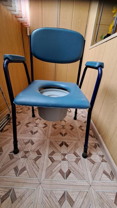 Продам кресло-туалет