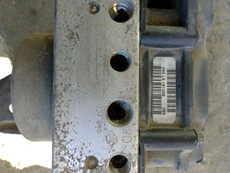 Vînd pompa abs Megan 2