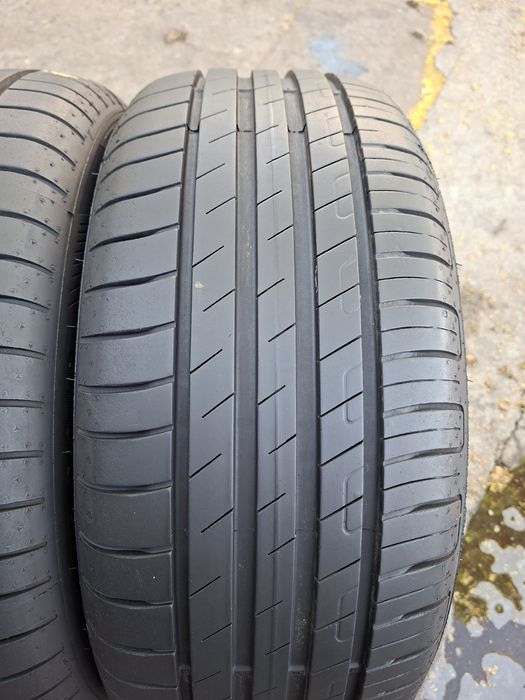 4бр. Почти Нови 205/55/15 Goodyear Efficient Grip Performance