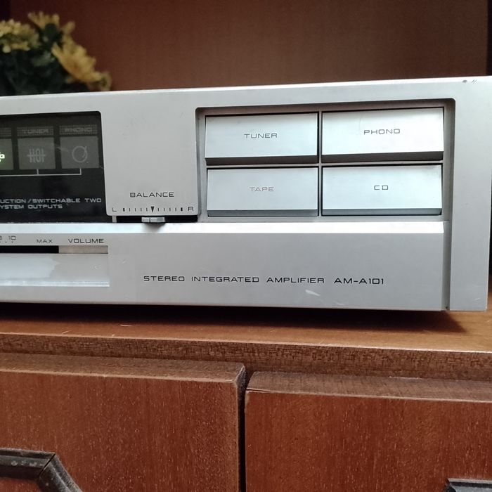 AKAI amplifier/ усилвател