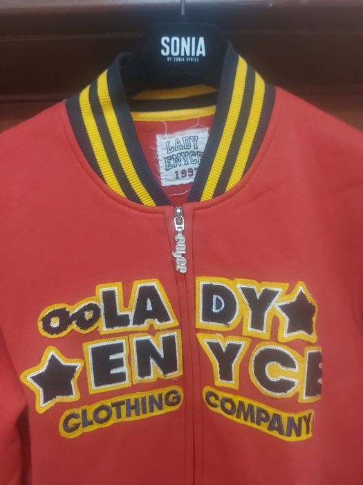 Нов суитшърт за момиче или жена