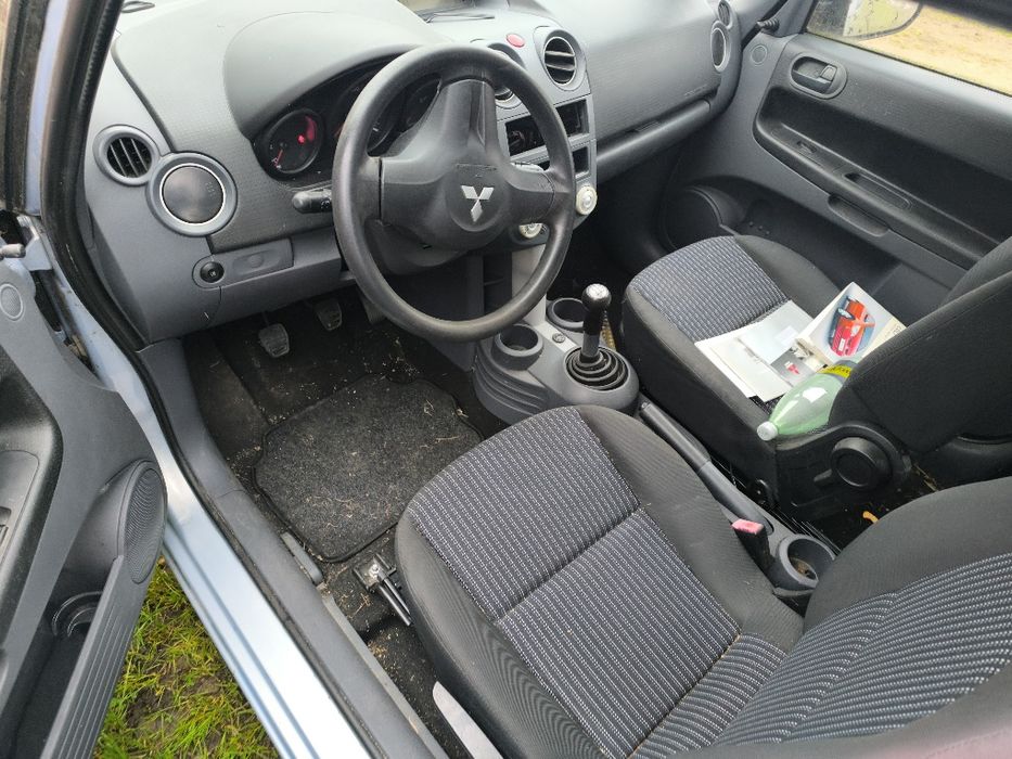 На части Mitsubishi Colt