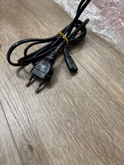 Кабель питания (сетевой шнур)