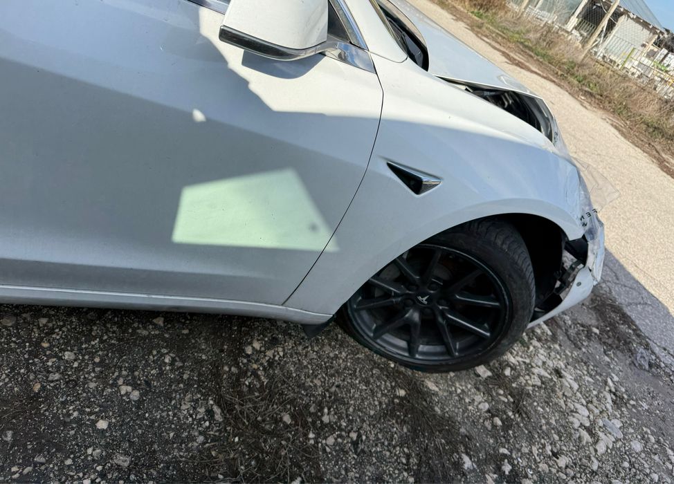 На части 2020 TESLA MODEL 3 STANDARD RANGE реални 84 000 302кс