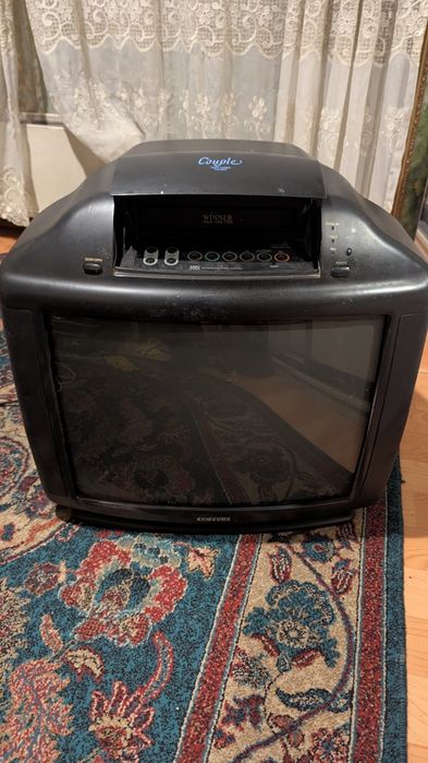 Телевизор Samsung c VHS, не включается