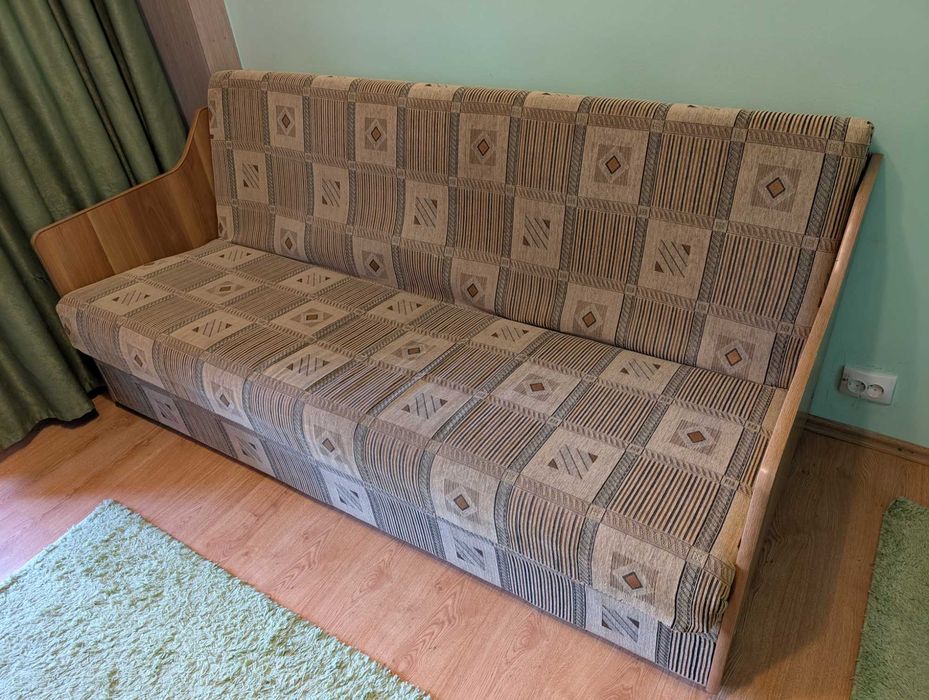 Canapea extensibila cu lada