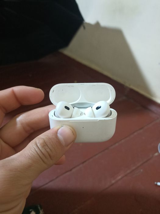 Air pods sotiladi yaxshisi