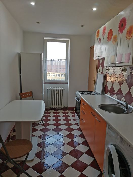Închiriez apartament doua camere în Arad