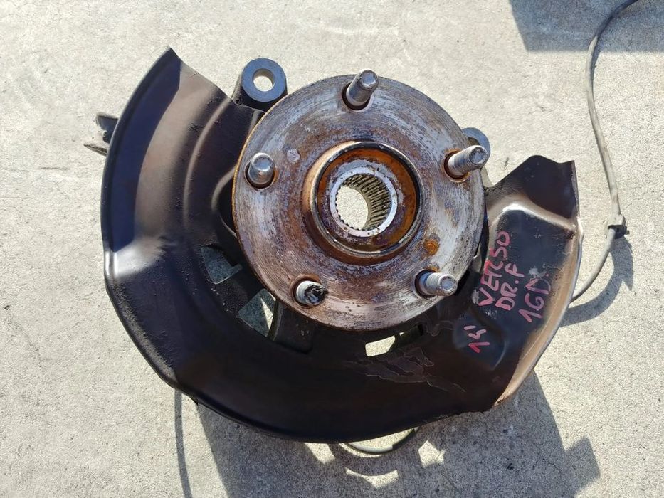 fuzeta dreapta  fata 1.6 d toyota verso r2 2014