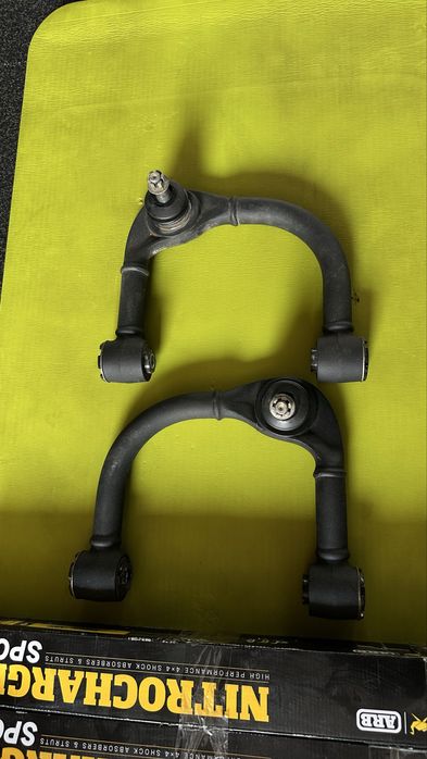 Продам подвеску с рычагами и передними пружинами на автомобиль Прадо 1