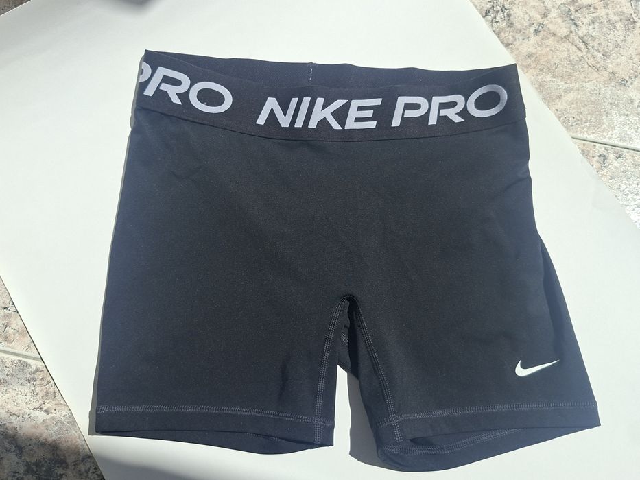 Nike Pro шорти женски
