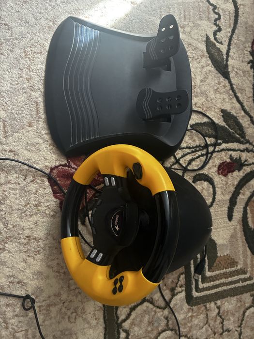 Volan + pedale   250 lei