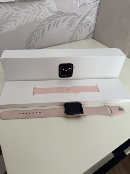 Apple Watch Series 5 40 мм