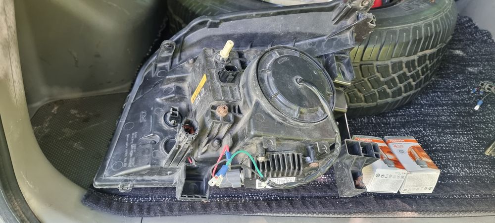 Nissan xtrail t30 ксенонови фарове