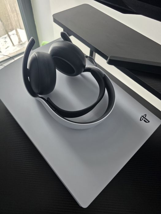 Vând consola Playstation 5