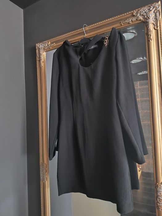 Rochie Zara cu detaliu pe umăr