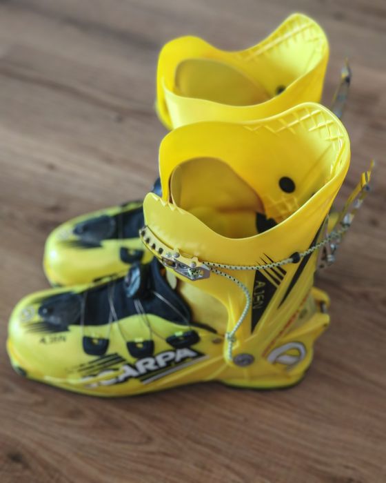 Clăpari schi de tura scarpa alien