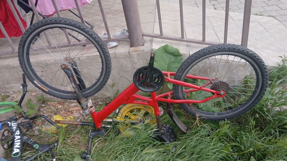 Продам запчасти на велосипеды
