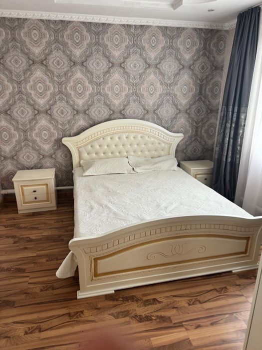 Продается Спальний гарнитур в отличном состояний