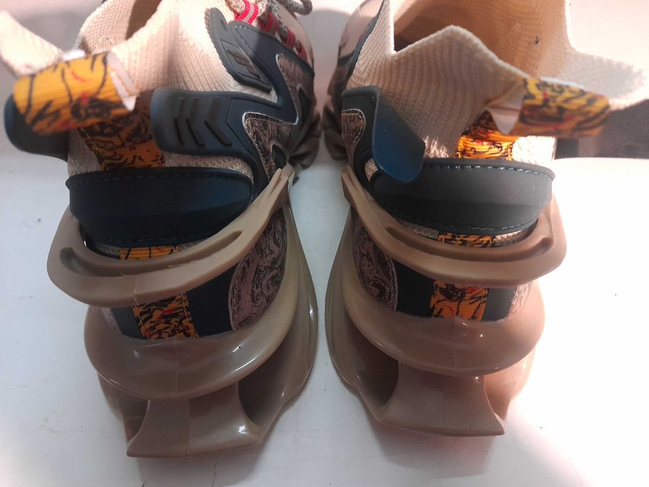 Маратонки Revolution