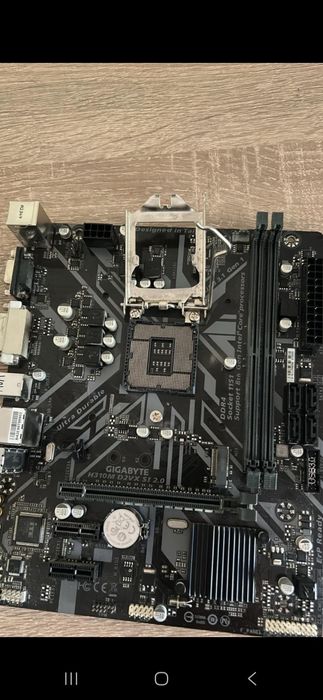 intel i5 9600k sau combo cu placa baza, cpu cooler. 300 lei