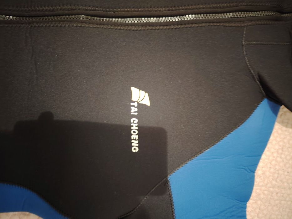 Гидрокостюм продам