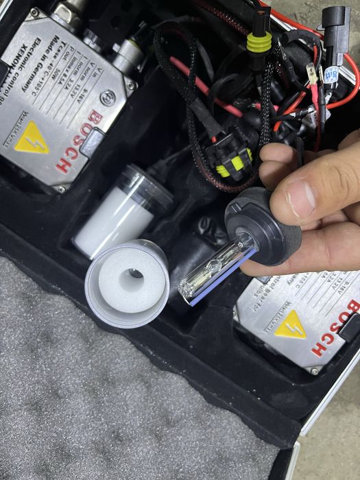 Ксеном лампочки BOSH оригинал 100%