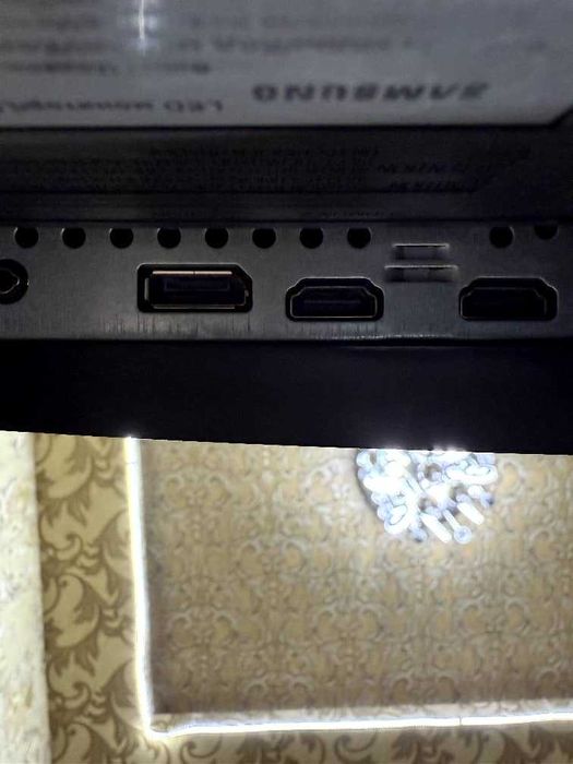 Монитор Samsung 31.5" LU32J590UQIXCI, 60 Hz,3840x2160, 4K, VA