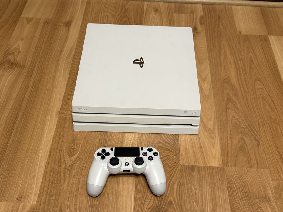 Перфектен PS4 Pro Playstation 4 Pro и игри