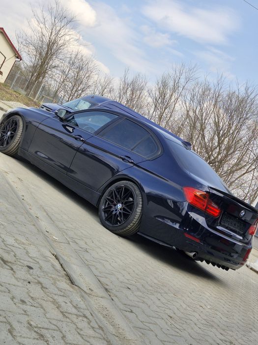 Bmw 320D f30 M pack / xenon / navigatie /automat 2015 recent adusa din germania
