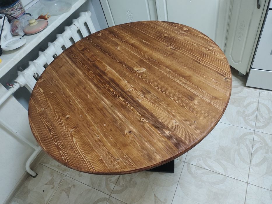 Продается круглый стол