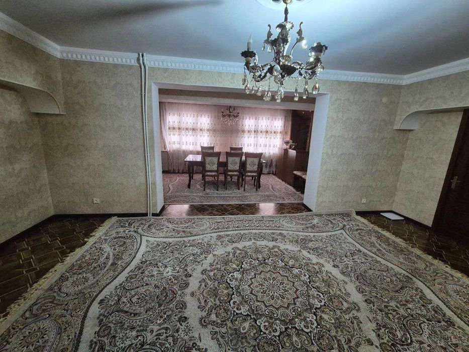 Ц-2 5/5/8 Главпочтамт, своя. СРОЧНО! Продаётся 5 комнатная квартира