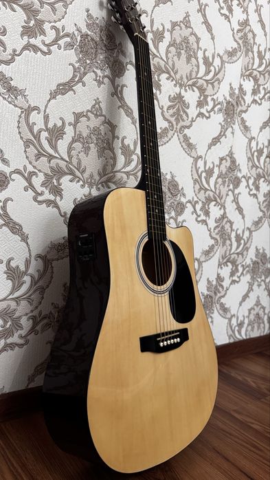 Squier by Fender SA-105CE