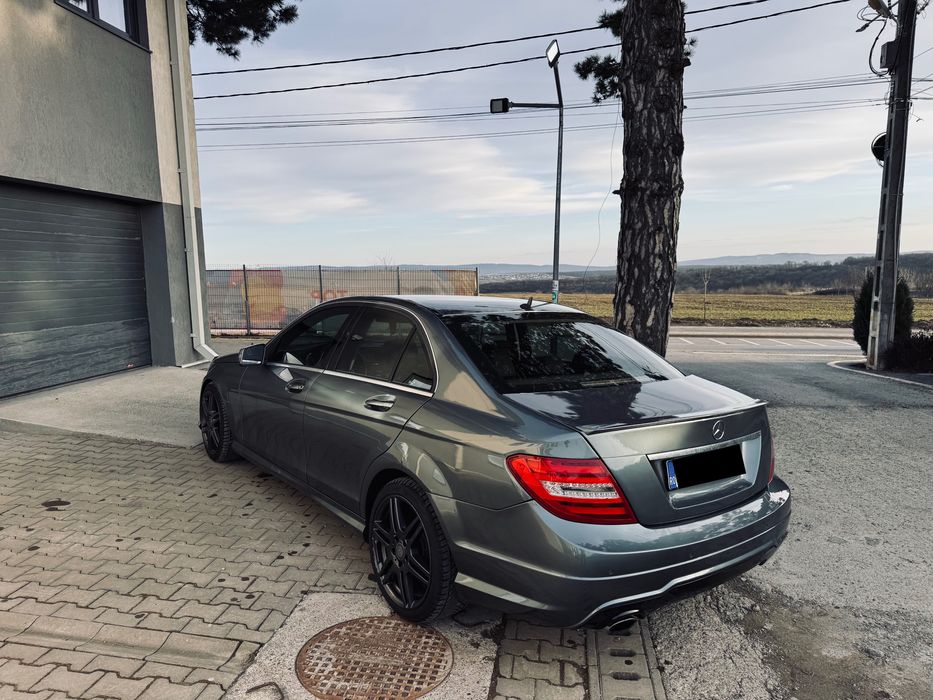 Mercedes-Benz C200 W204