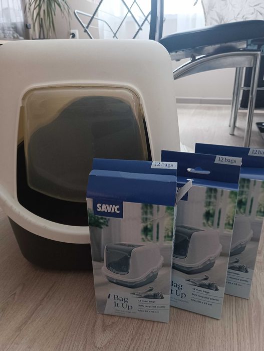 Голяма котешка тоалетна с капак и торби за нея