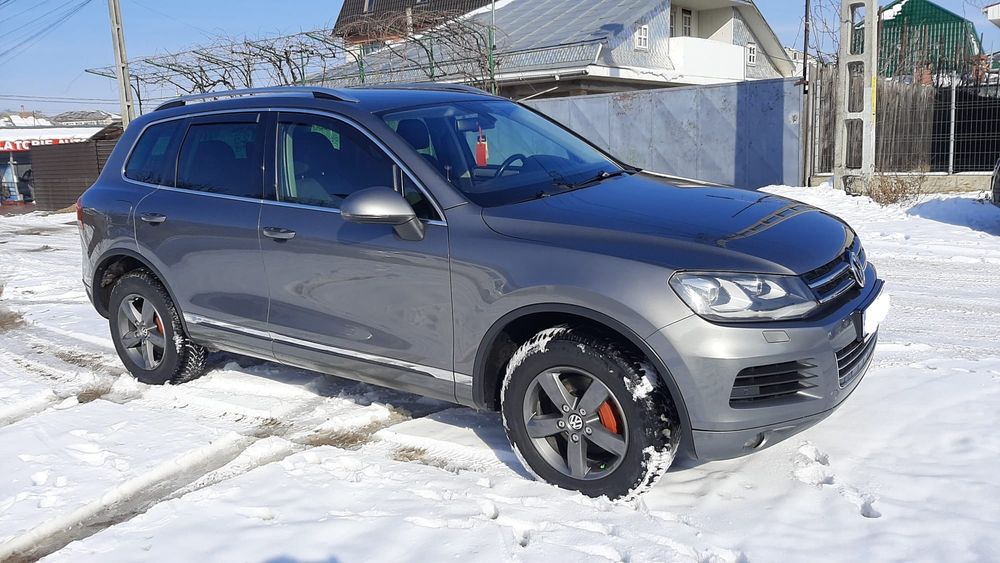 Vând Volkswagen Touareg