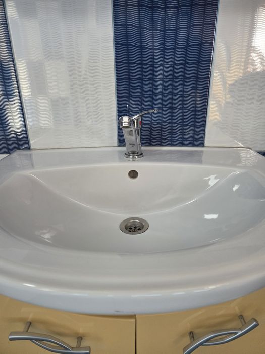 Vând chiuveta in stare foarte bună