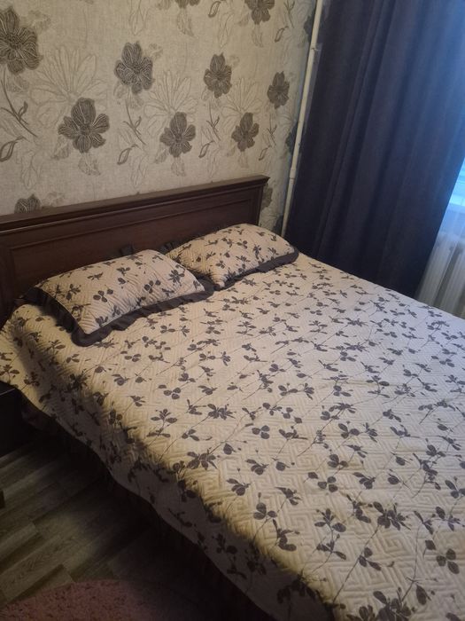 Продам спальный гарнитур