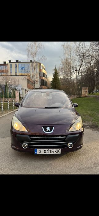 Отдава кола под наем