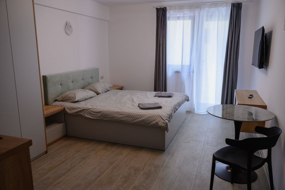 Închiriez garsonieră în regim hotelier zona Mall